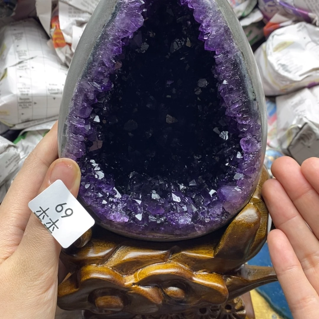 紫晶乌拉圭未镶嵌