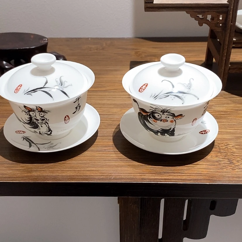 【闪购商品】?***骨瓷手绘一套生肖马一套生肖猪