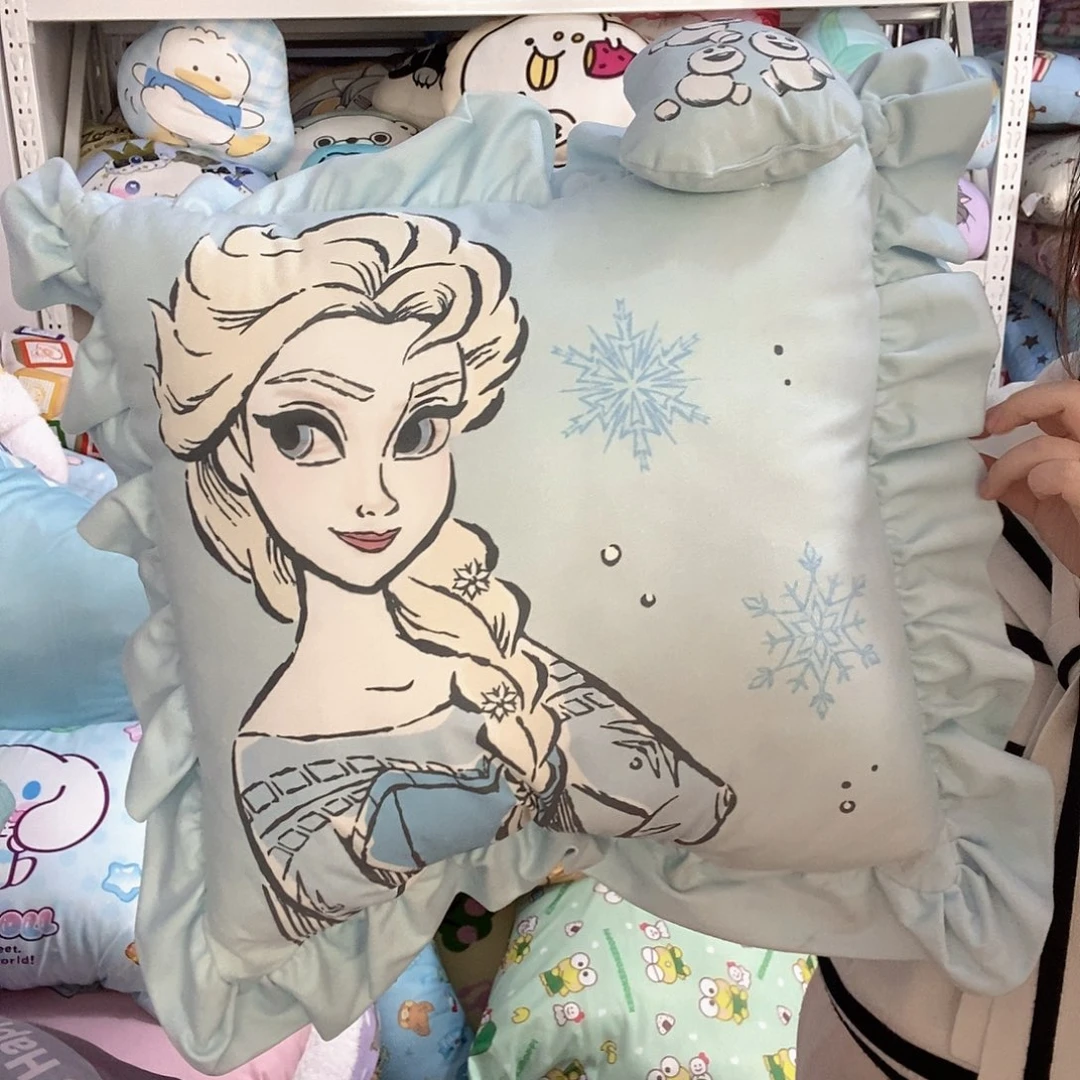 精致花边抱枕1个