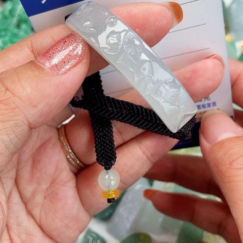 【闪购商品】翡翠颈饰未镶嵌山水手牌