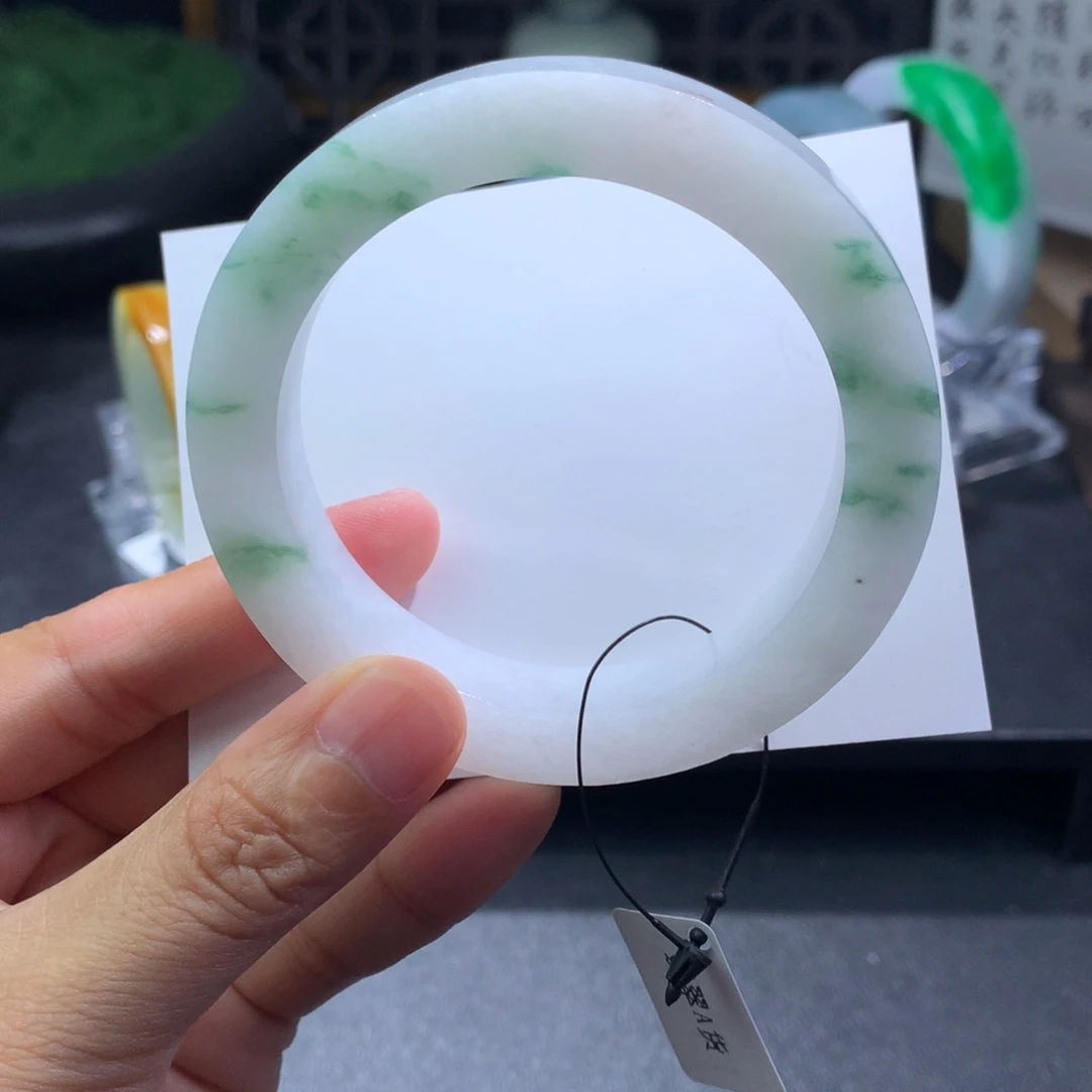 未镶嵌手镯定制翡翠