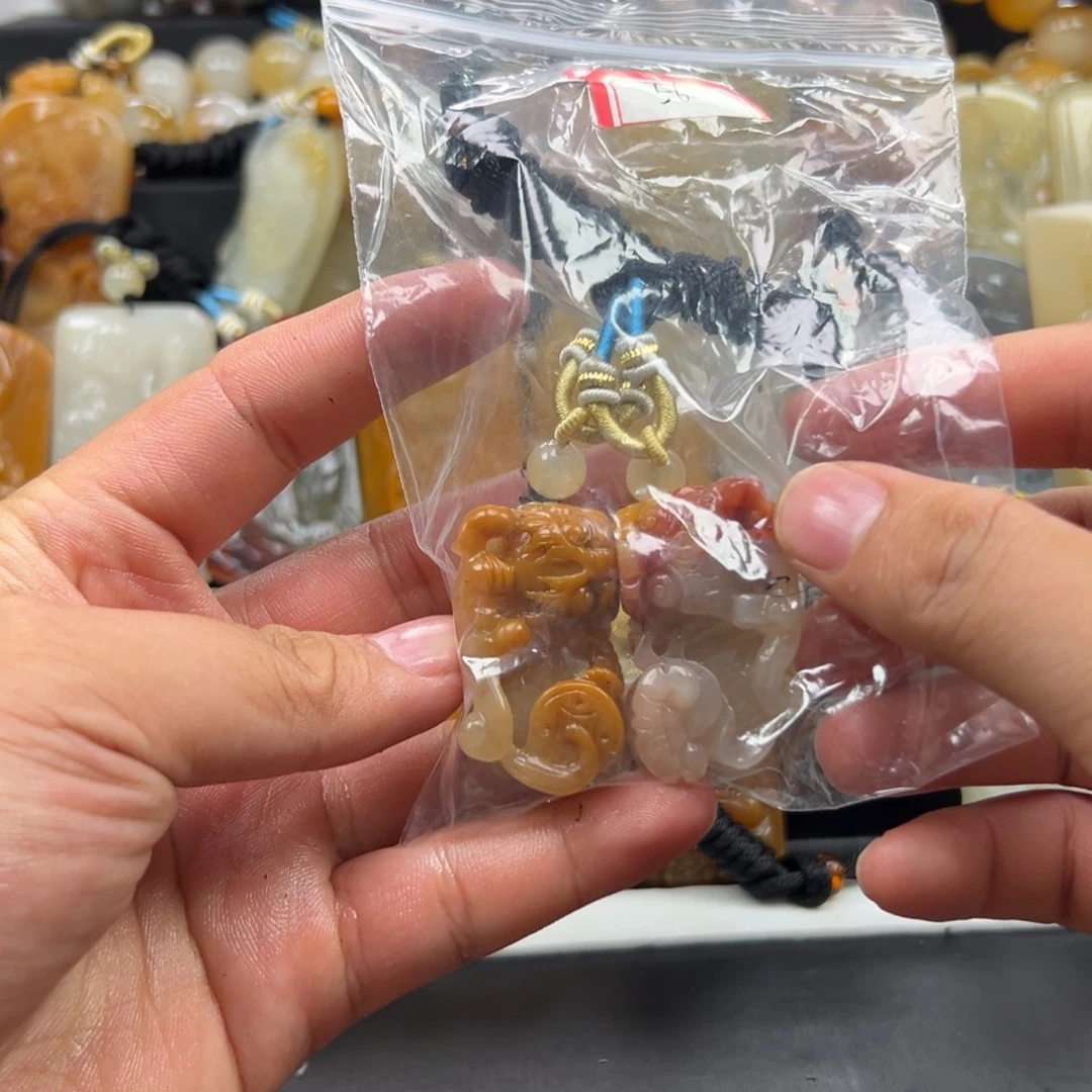 石英质玉（黄龙玉）未镶嵌多样性发货，发其一