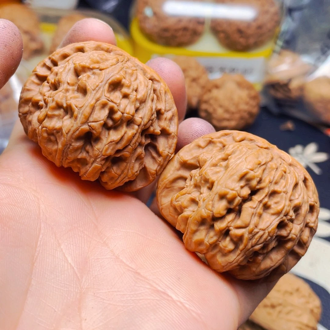 文玩核桃把件白狮子