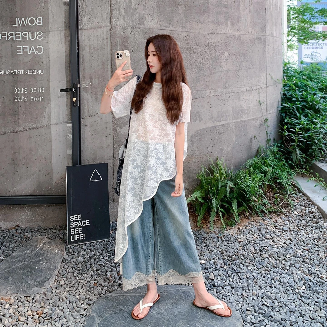 夏季穿搭套装女2025新款气质蕾丝不规则罩衫花边牛仔阔腿裤两件套