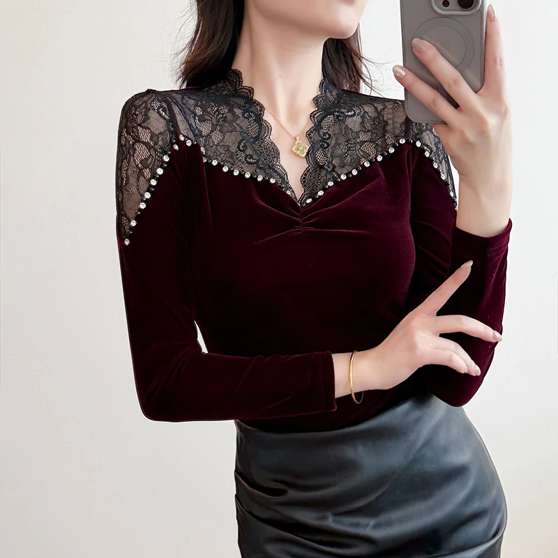 超柔丝绒蕾丝花边拼接长袖V领钉珠上衣洋气t恤女修身打底衫