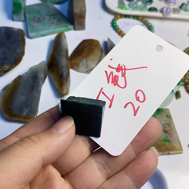 咸***牙翡翠散珠天然翡翠A货挂件