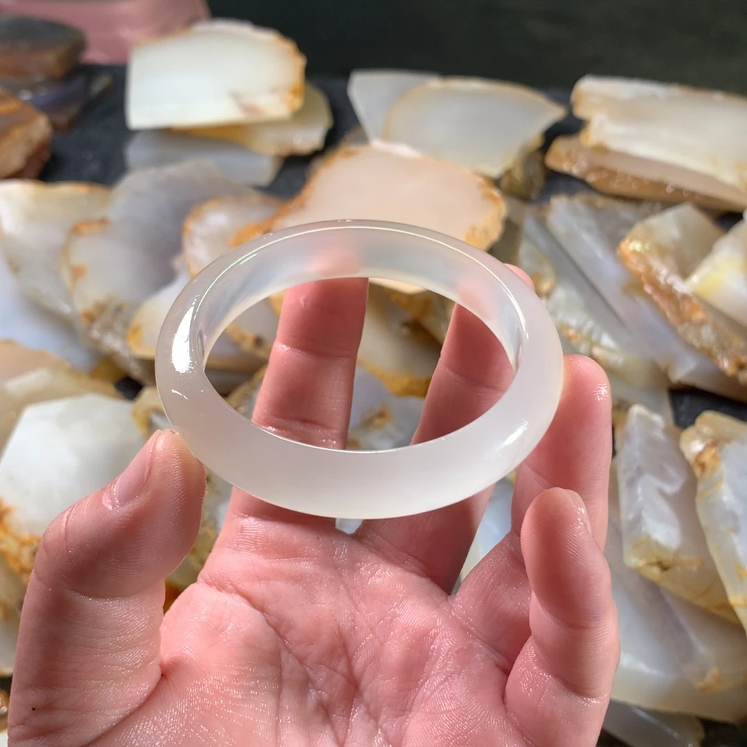 玛瑙/玉髓手镯未镶嵌玉**~