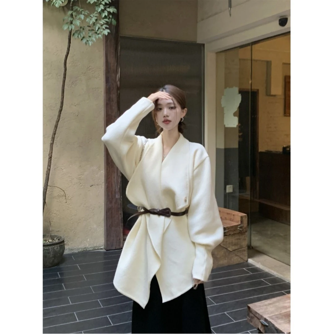 韩系高级感气质翻领宽松毛衣外套女秋冬黑色收腰修身针织开衫上衣