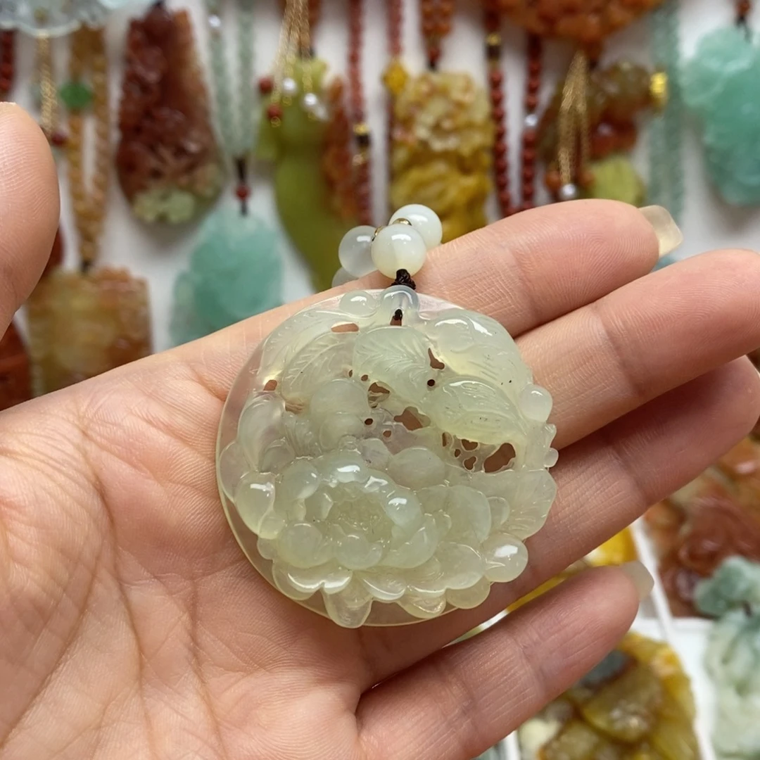 蛇纹石玉未镶嵌颈饰