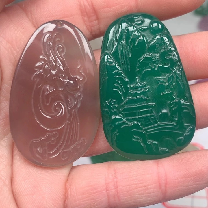 玛瑙/玉髓颈饰未镶嵌月**语