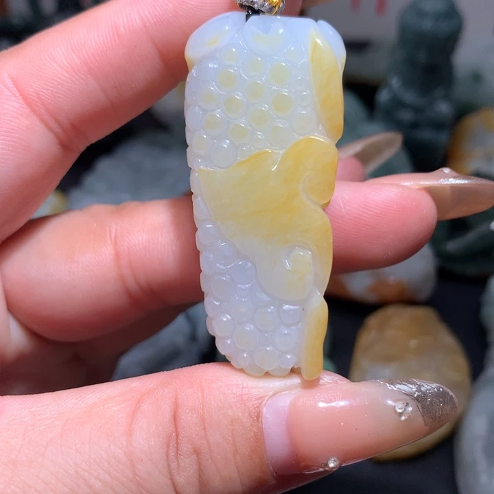 翡翠未镶嵌颈饰保真天然A货翡翠