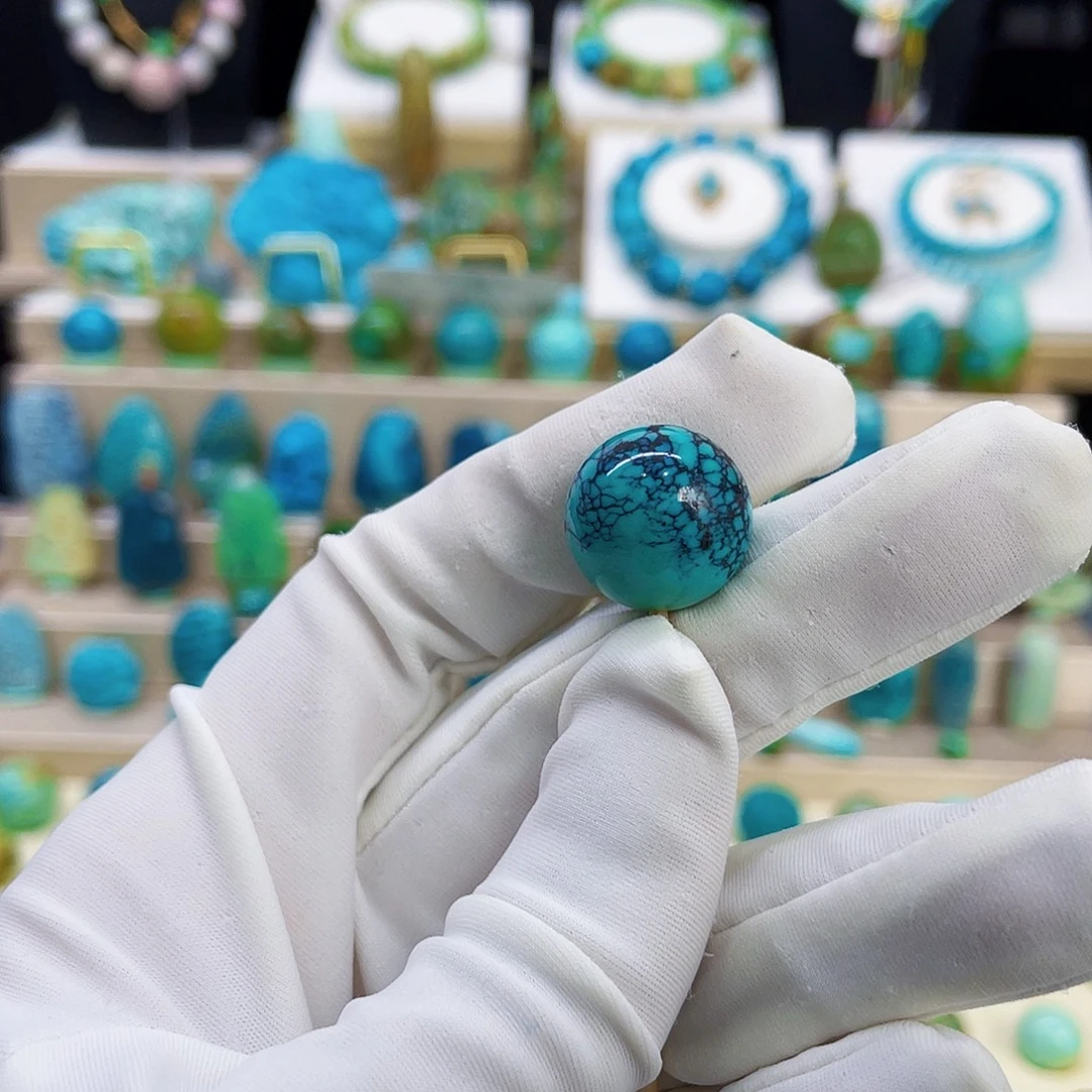 绿松石未镶嵌颈饰