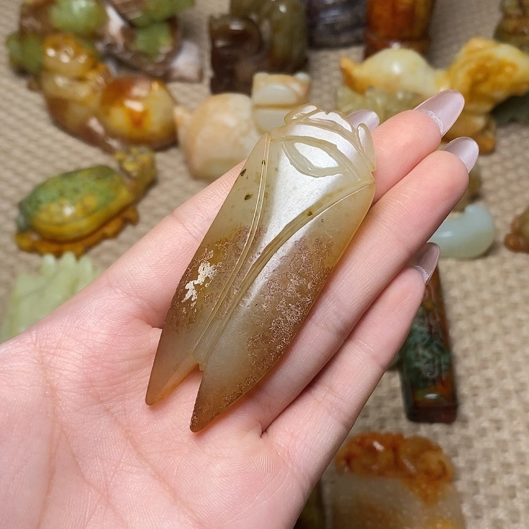 未镶嵌蛇纹石玉颈饰