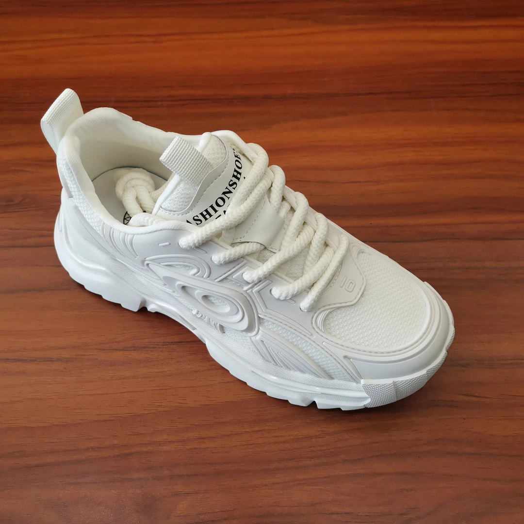 广州时尚爆款男鞋，精品飞织网鞋，皮鞋码下单