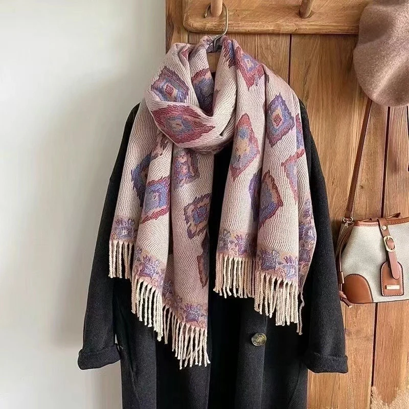 高级感仿羊绒双面印花新艾特莱斯元素时尚民族风保暖加厚女士披肩