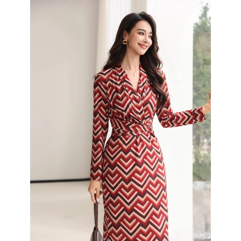 早秋新款气质长袖连衣裙女2025新款轻奢高级感收腰包臀裙