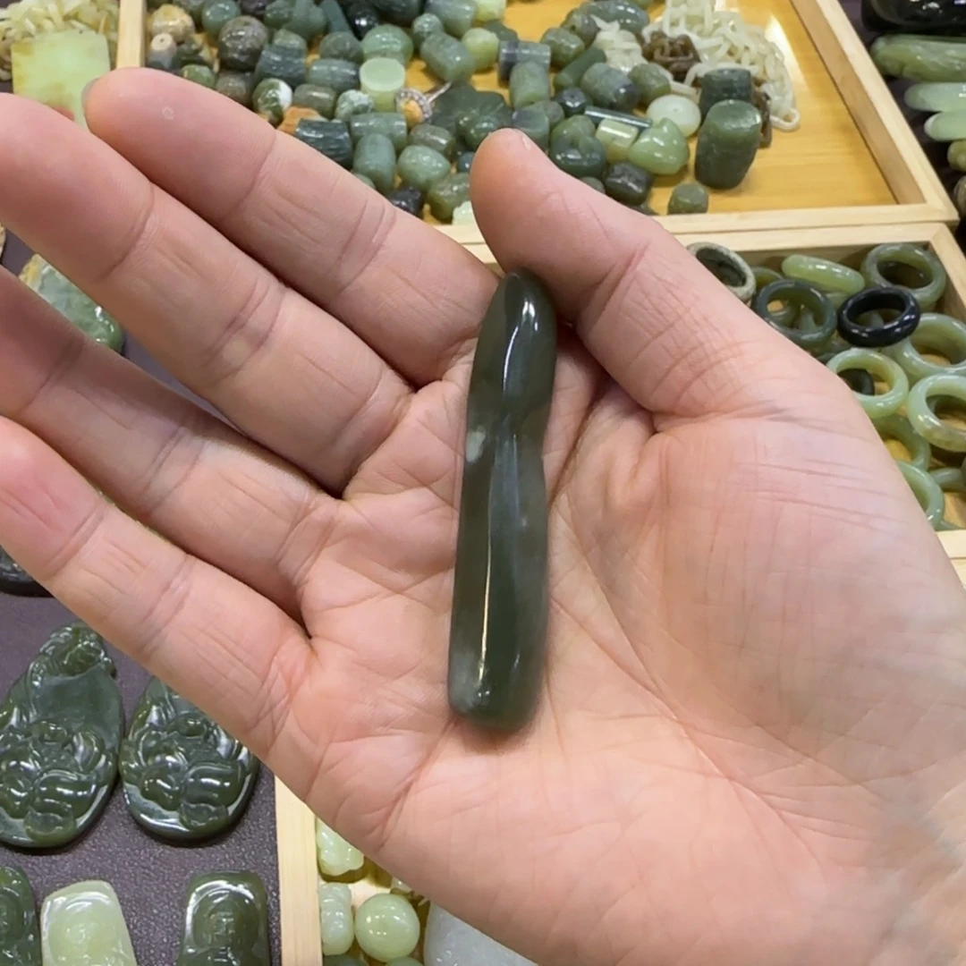 岫岩老玉（透闪石质玉）未镶嵌颈饰