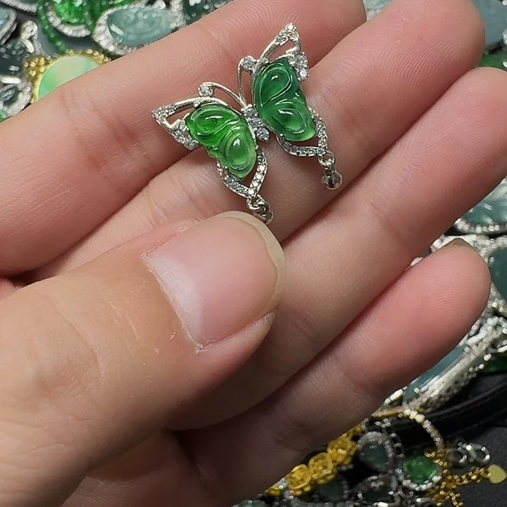 翡翠未镶嵌颈饰天然A货翡翠放漏