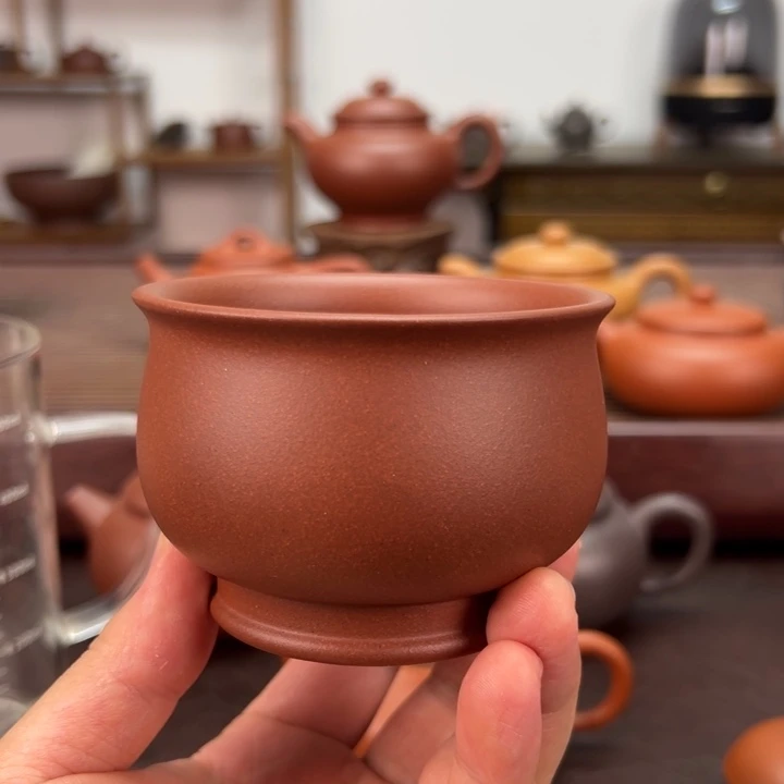 坐***的茶壶紫砂红棕泥主人杯