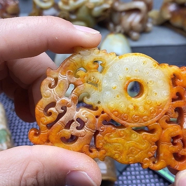 未镶嵌蛇纹石玉颈饰