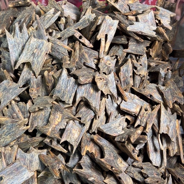 摆件沉香红土乌身30克多样性发1份