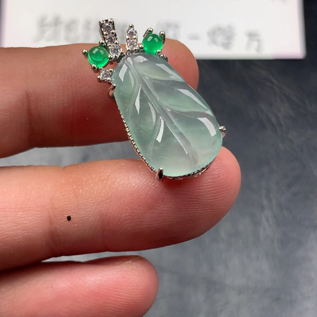 颈饰未镶嵌翡翠芭蕉叶
