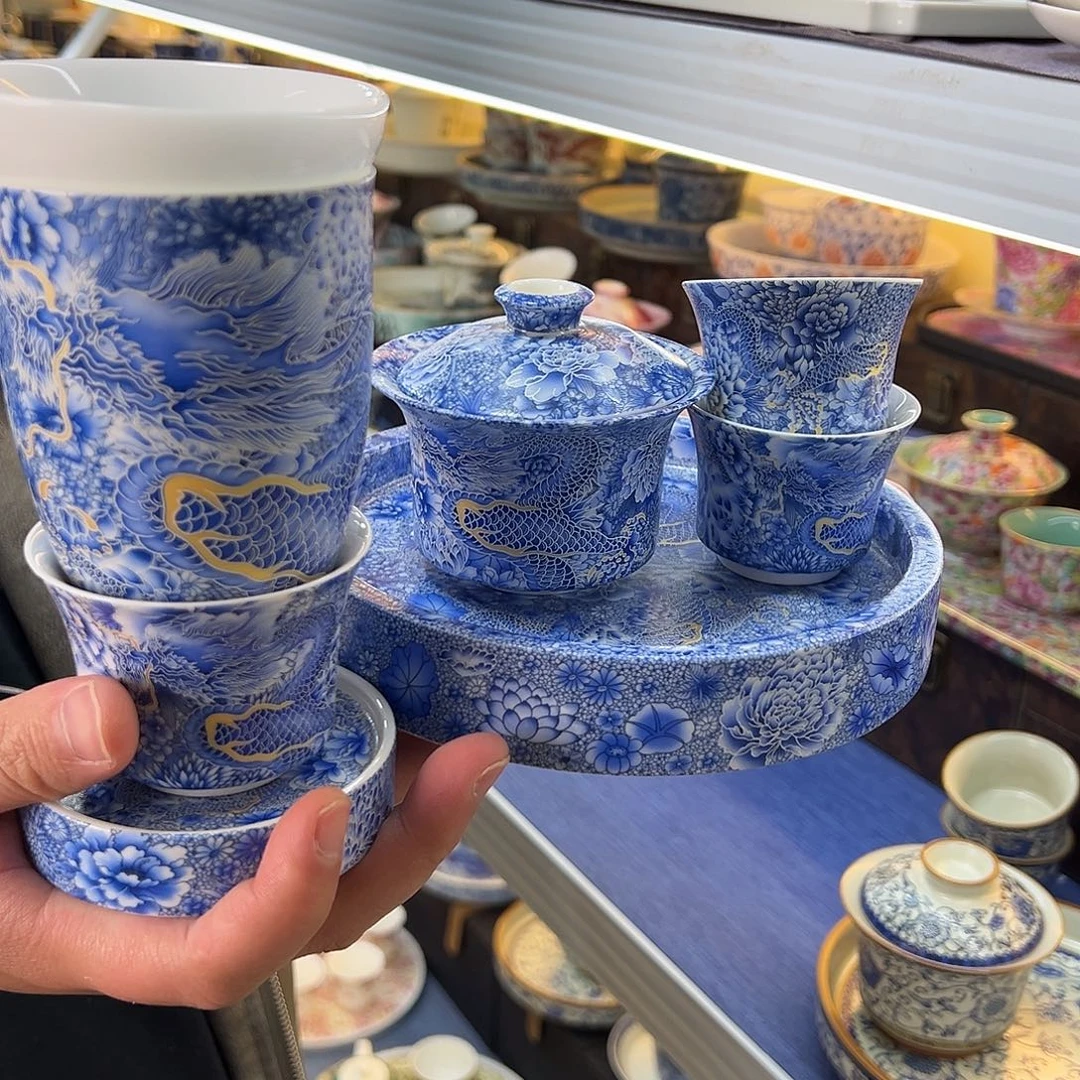 我们的目标是成为一个优秀的人和