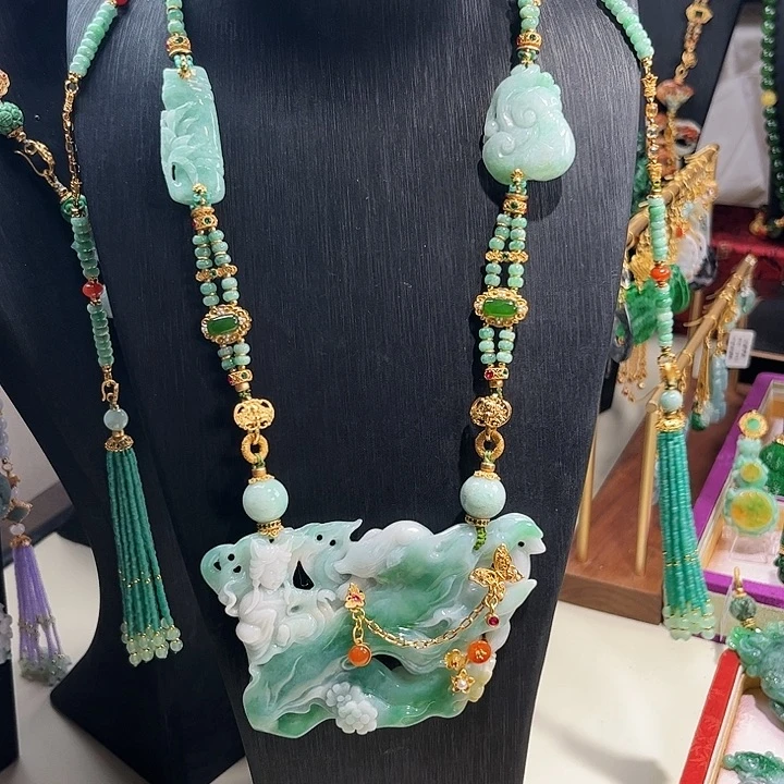 【闪购商品】翡翠吊坠(赠链)未镶嵌翡翠