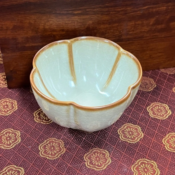 hh03瑕疵！！乳黄色花型主人杯