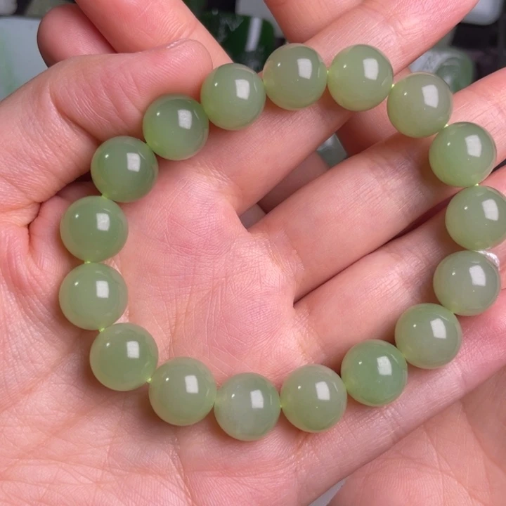 和田玉手串未镶嵌于*?