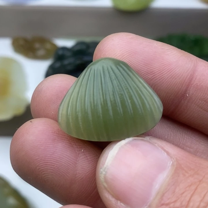 和田玉（糖玉）未镶嵌颈饰