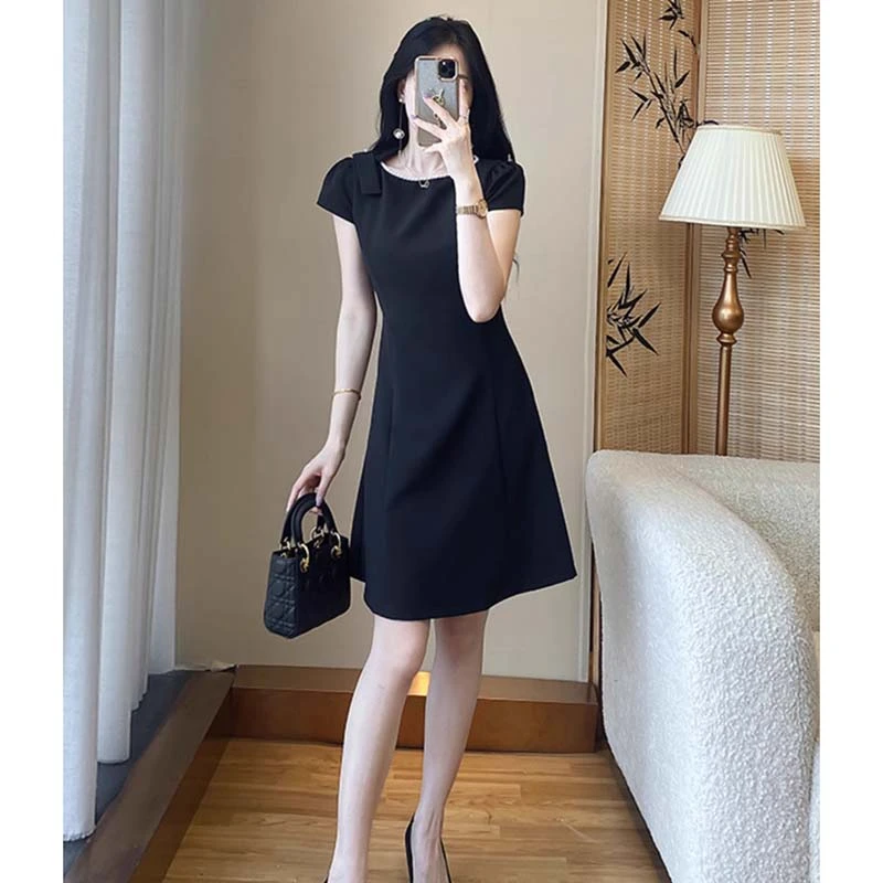 轻熟风气质法式高级感修身显瘦连衣裙女夏季赫本小黑裙女D2528