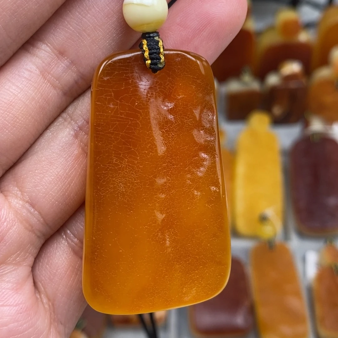 未镶嵌琥珀珠宝奇石