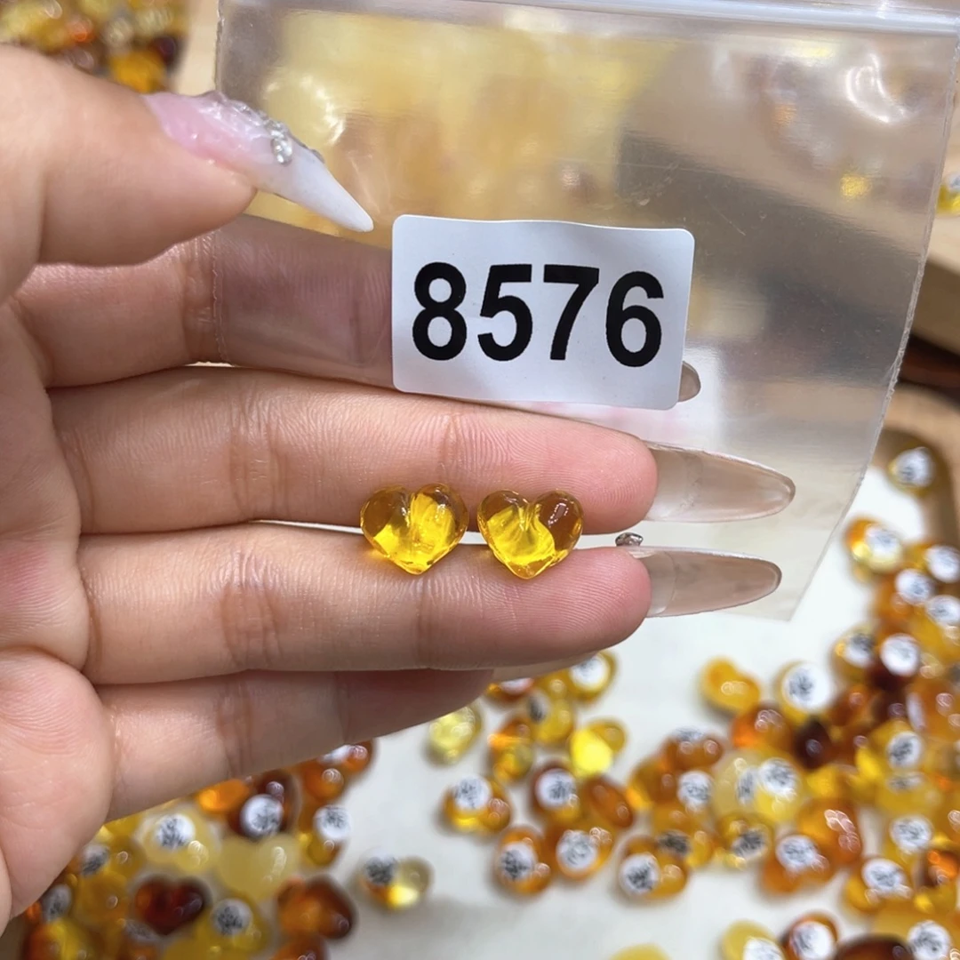 琥珀未镶嵌珠宝奇石