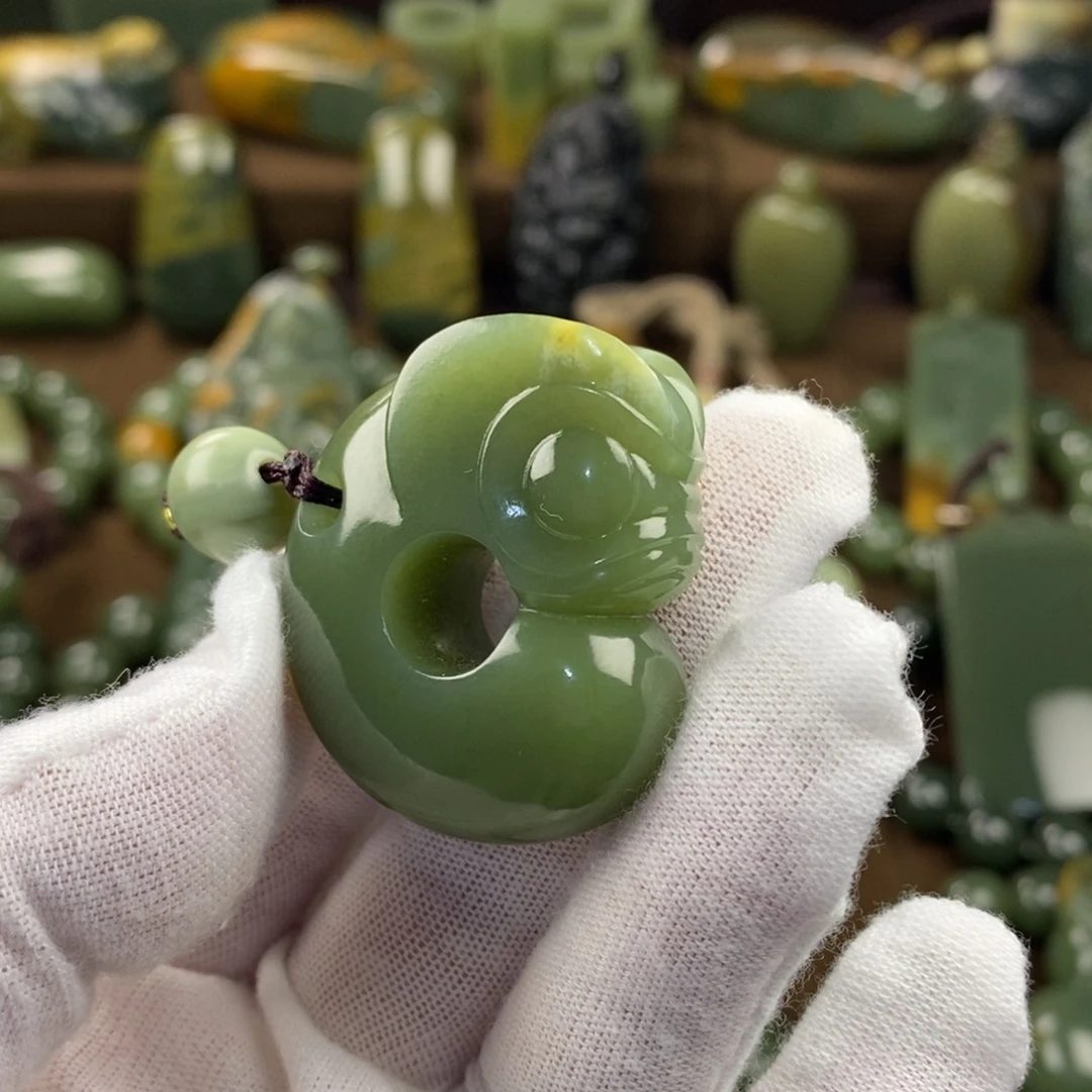 岫岩河磨玉（透闪石质玉）未镶嵌颈饰