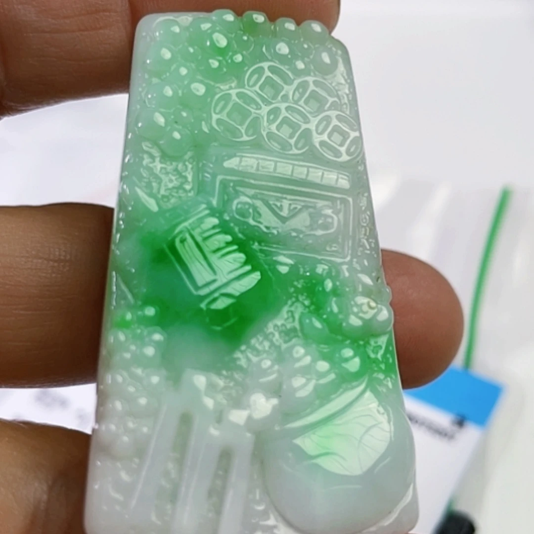 【闪购商品】翡翠颈饰未镶嵌天然翡翠吊坠