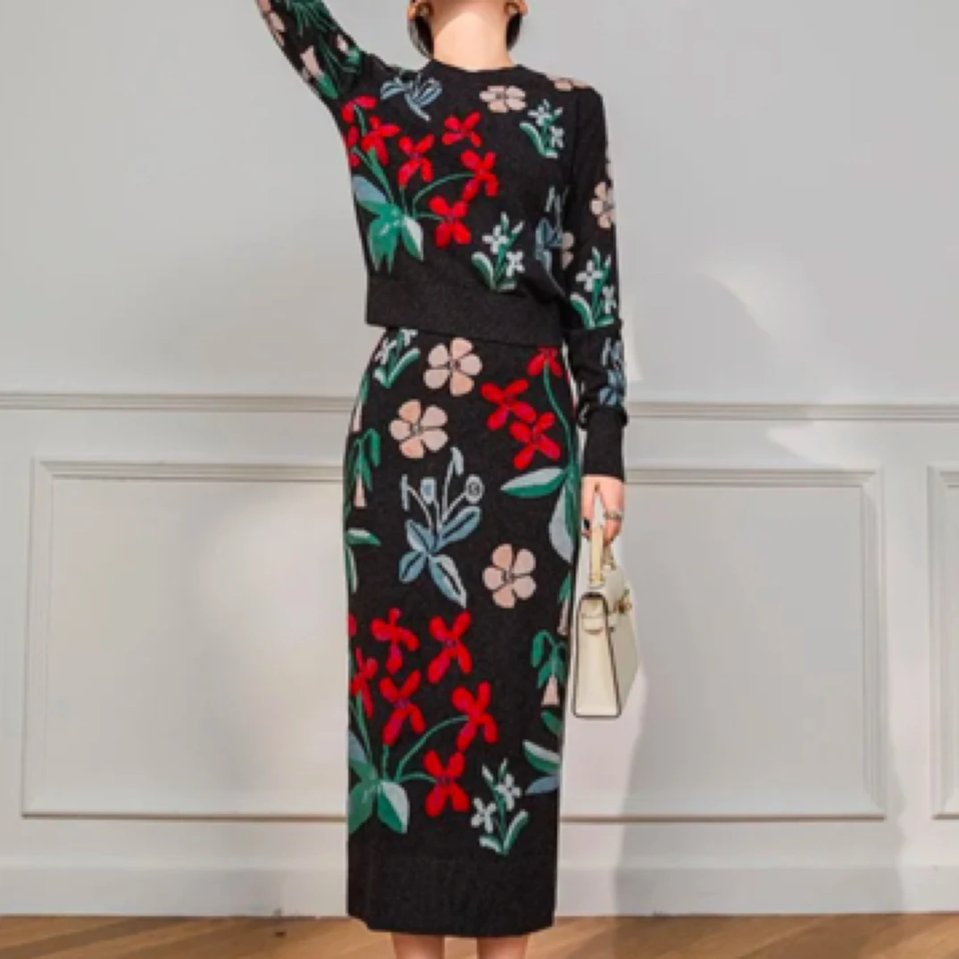 【金雪儿】韩国东大门繁花似锦复古时尚精工套装灯笼袖高腰包臀裙