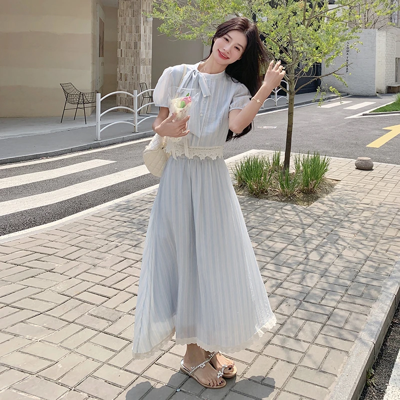 夏季减龄一整套穿搭爆款高级感大方得体蓝色条纹短袖半身裙两件套