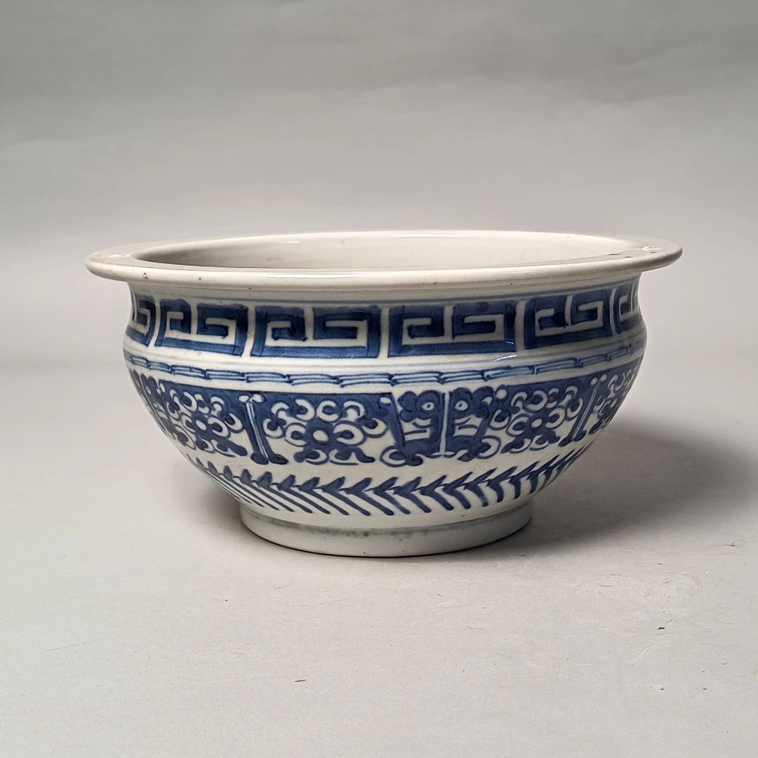 【010022780】清中期 青花夔龙纹炉