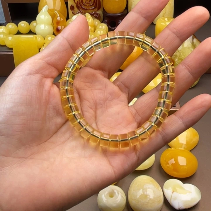 琥珀未镶嵌颈饰蜜蜡