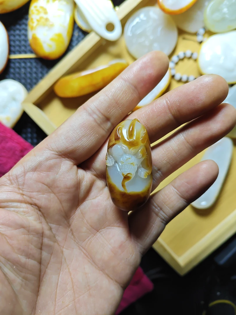 和田玉精品挂件貔貅