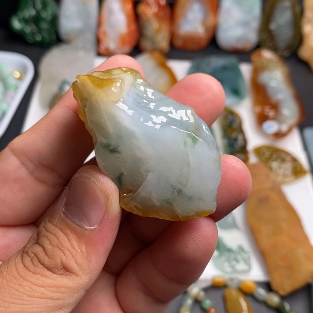 定制翡翠未镶嵌胶润飘花翡翠材料