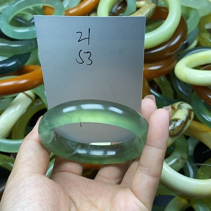 未镶嵌手镯透闪石质玉