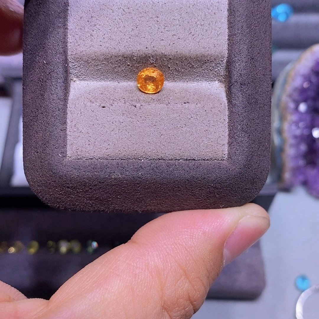 石榴石（芬达石）裸石未镶嵌