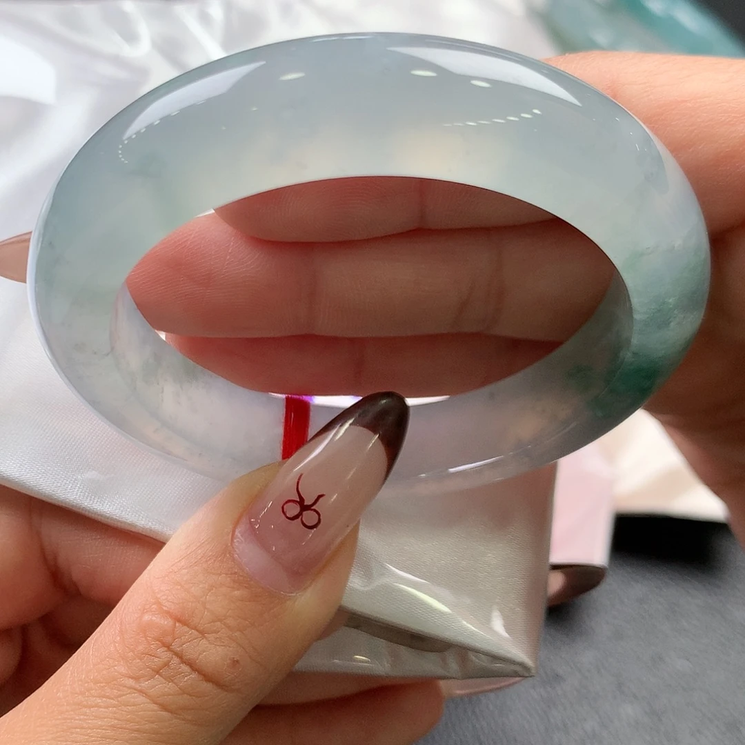 翡翠未镶嵌手镯1号炸光