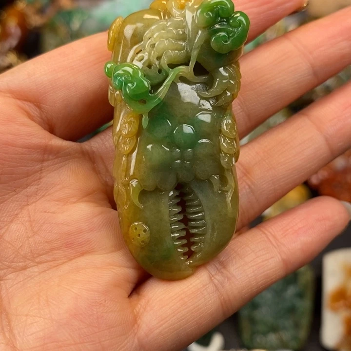 木***河未镶嵌挂件翡翠缅甸天然翡翠A货