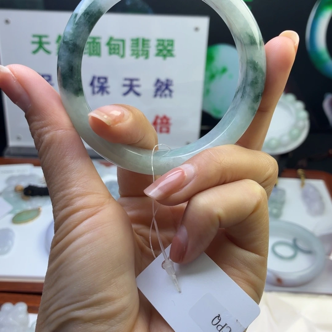 翡翠未镶嵌手镯飘花