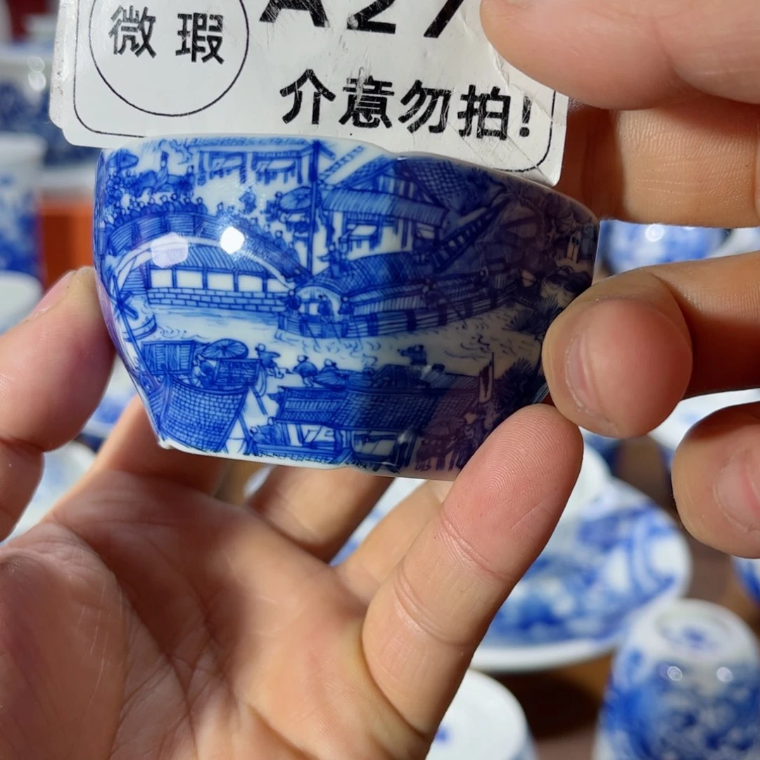 杯子全手工手绘的陶瓷，