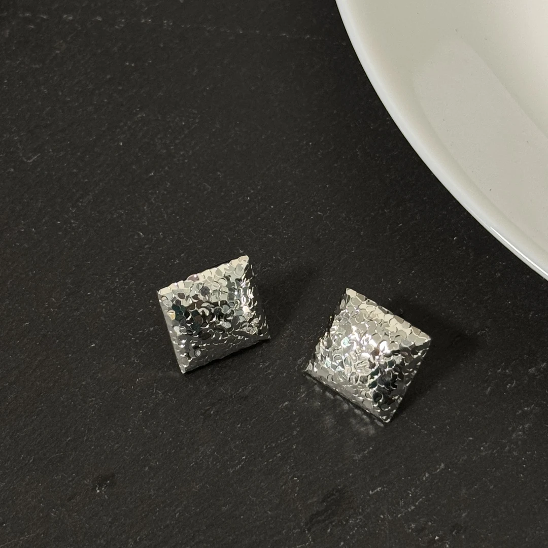 925银银制品 波光粼粼碎冰轻奢高级气质精致设计师-方糖耳钉0233