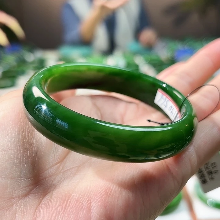 未镶嵌手镯和田玉（碧玉）